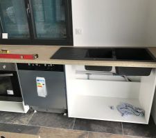 Montage en cours de la cuisine