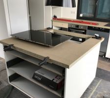 Montage en cours de la cuisine