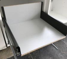 Montage des fonds et dos de tiroir pour la cuisine