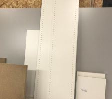 Fabrication des am&eacute;nagements de placard. Per&ccedil;age des trous au pas de 32 dans les montants