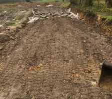 Mise en place de gravats pour accès chantier