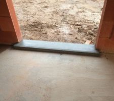 Seuil de la porte fenêtre du salon