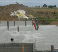 Plancher sur poutrelles bétons, et hourdis polystyréne. Dalle de compression réalisée