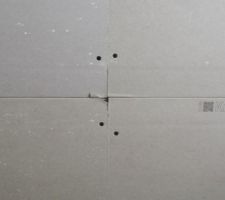 On est dans la phase isolation donc il faut surveillé le travail car j ai remarqué a la pose de la laine de verre  il ne mette pas de Appui Optima2 donc c est posé comme ca je vais voir ca avec le responsable
