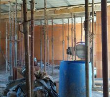 Quelques etaits en moins au rdc et on se rend vraiment compte des volumes vivement que tout soit plaqué et tout blanc