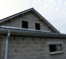 Tuiles posées coté garage