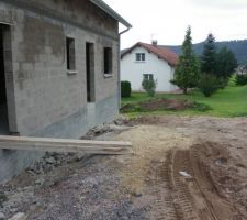 Chantier nettoyé, reste la sciure lol plus propre que les maçons ces charpentier ils reprennent tout