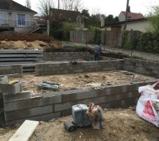 Pose parpaing vide sanitaire