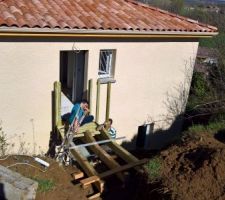 La passerelle en construction