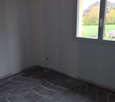 Détail d'une chambre prète à peindre