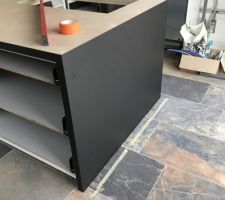 Collage de stratifi&eacute; epimat noir absolu de polyrey. coller sur place pour ne pas faire de raccord