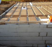 Travaux du vide sanitaire en cours avant le coulage de la dalle : jour 2(05/04/2017), photo 1/19