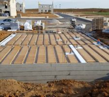 Travaux du vide sanitaire en cours avant le coulage de la dalle : jour 2(05/04/2017), photo 3/19