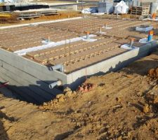 Travaux du vide sanitaire en cours avant le coulage de la dalle : jour 2(05/04/2017), photo 4/19