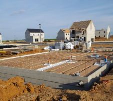 Travaux du vide sanitaire en cours avant le coulage de la dalle : jour 2(05/04/2017), photo 5/19