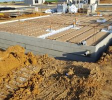 Travaux du vide sanitaire en cours avant le coulage de la dalle : jour 2(05/04/2017), photo 6/19