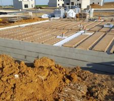 Travaux du vide sanitaire en cours avant le coulage de la dalle : jour 2(05/04/2017), photo 7/19