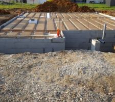 Travaux du vide sanitaire en cours avant le coulage de la dalle : jour 2(05/04/2017), photo 9/19