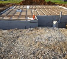 Travaux du vide sanitaire en cours avant le coulage de la dalle : jour 2(05/04/2017), photo 10/19