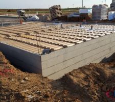 Travaux du vide sanitaire en cours avant le coulage de la dalle : jour 2(05/04/2017), photo 17/19