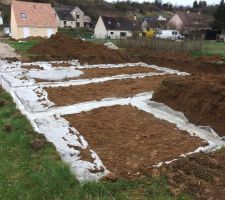 21 mars, fondations termin&eacute;es