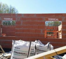 El&eacute;vation des murs termin&eacute;e le 7 avril 2017 !