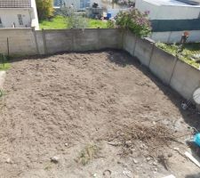 Jardin après le passage de la motobineuse! Il reste a niveler et créer les paliers!