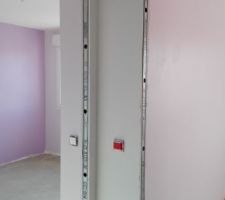 Mauve et gris pastel - chambre fille