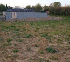 Waouuuu surprise , de voir qu ils sont venu positionné l implantation de la maison pour le terrassier