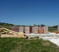 Livraison des matériaux sur le chantier.