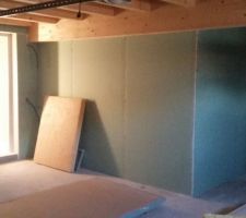 Buanderie au fond du garage (+chaudière)