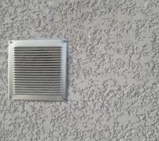 Cuisine_Grille ext&eacute;rieure pour &eacute;vacuation hotte