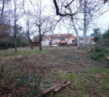 Vue depuis le sud du terrain
Apr&egrave;s defrichage