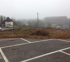 Le terrain est totalement dégagé : plus aucun arbre sur ma parcelle :))