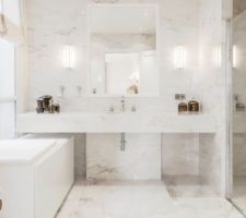 Carrelage imitation marbre pour salle de bain suite parentale