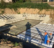 Une partie du garage isolée pour création d'un atelier-buanderie