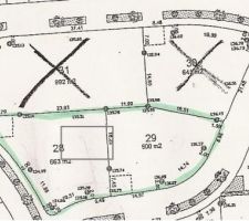 Terrain les deux parcelle 28 et 29.
J'ai mis en gros l'implantation de la maison dessus.