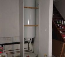 Création d'un meuble sur mesure amovible pour le chauffe-eau