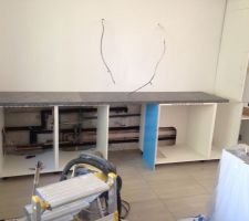 Installation des caissons de la cuisine