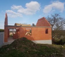 Fin des murs et début de la charpente