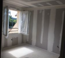 Réagréage des piéces du haut pour la pose du parquet