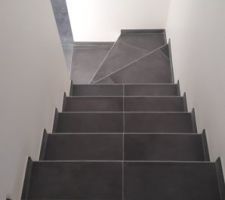 Carrelage fini_Escalier RDC > Etage