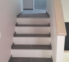 Carrelage fini_Escalier Etage