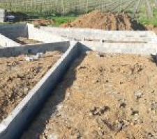 Les murs de soubassement sont montÃ©s