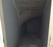 Rangement sous escalier