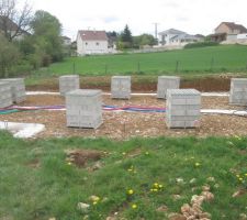 Agglos pour monter le vide sanitaire arrivés