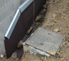 Borne du géomètre enlevé par les terrassiers...