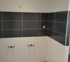 Salle de bain chambre parentale en cours d'installation.