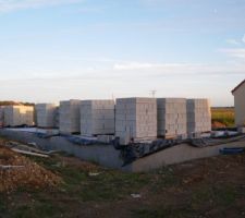 Amen&eacute;e des parpaings pour &eacute;l&eacute;vation!!