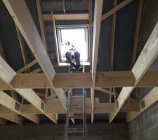 Installation velux pour les combles aménageable, pour le moment sans plancher..